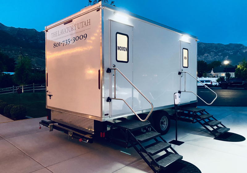 Luxury Bathroom Trailer  For Corporate Event Near Me