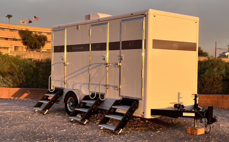 Luxury bathroom trailer 