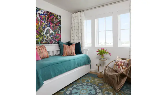 How to Spot an Authentic Eichholtz Furniture Sale?